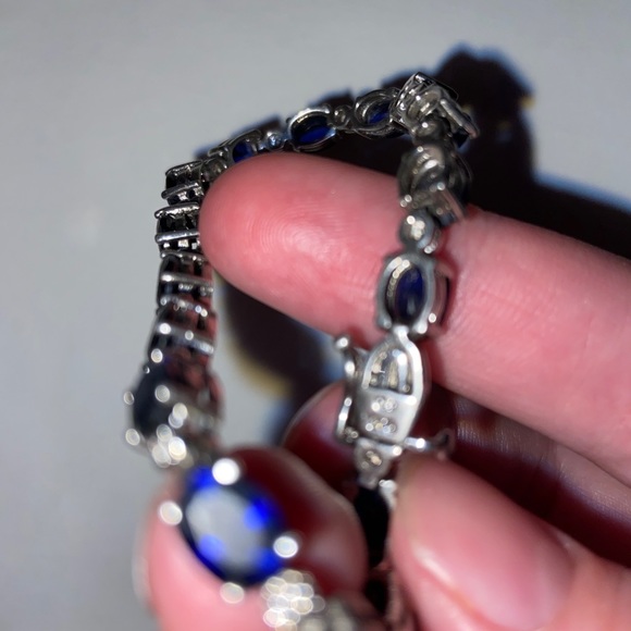 Blue sapphire tennis bracelet - Picture 3 of 3